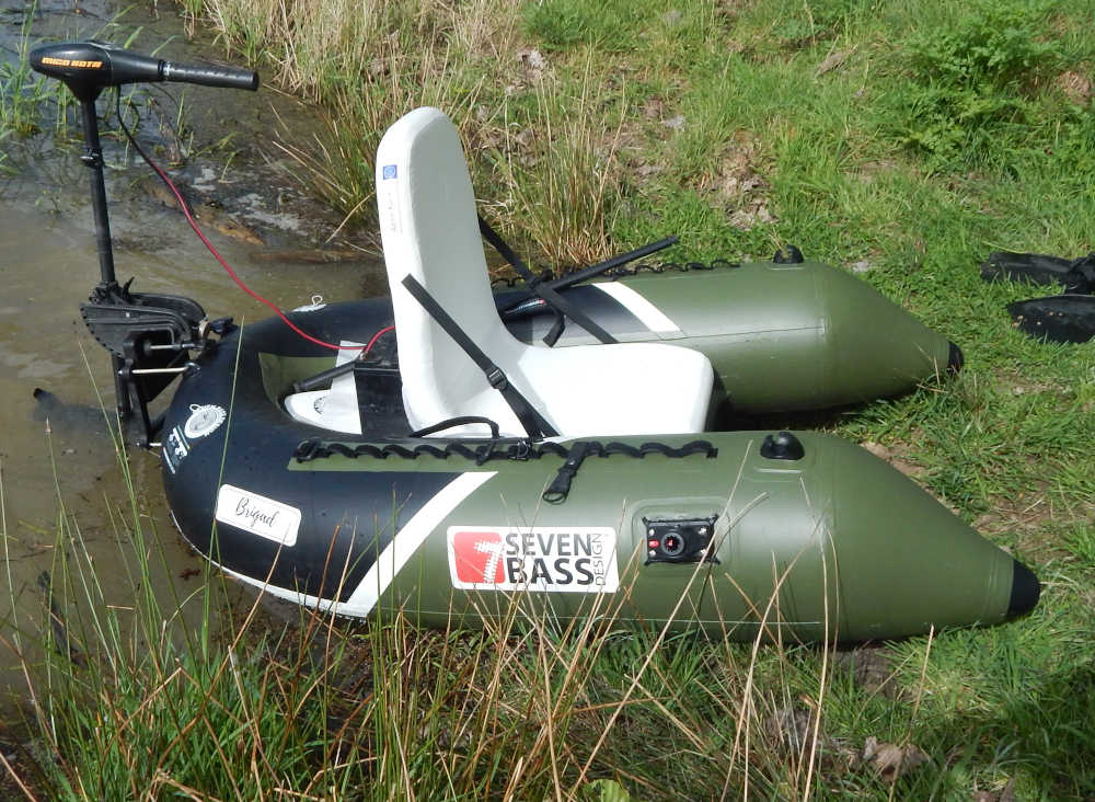 float-tube avec un moteur
