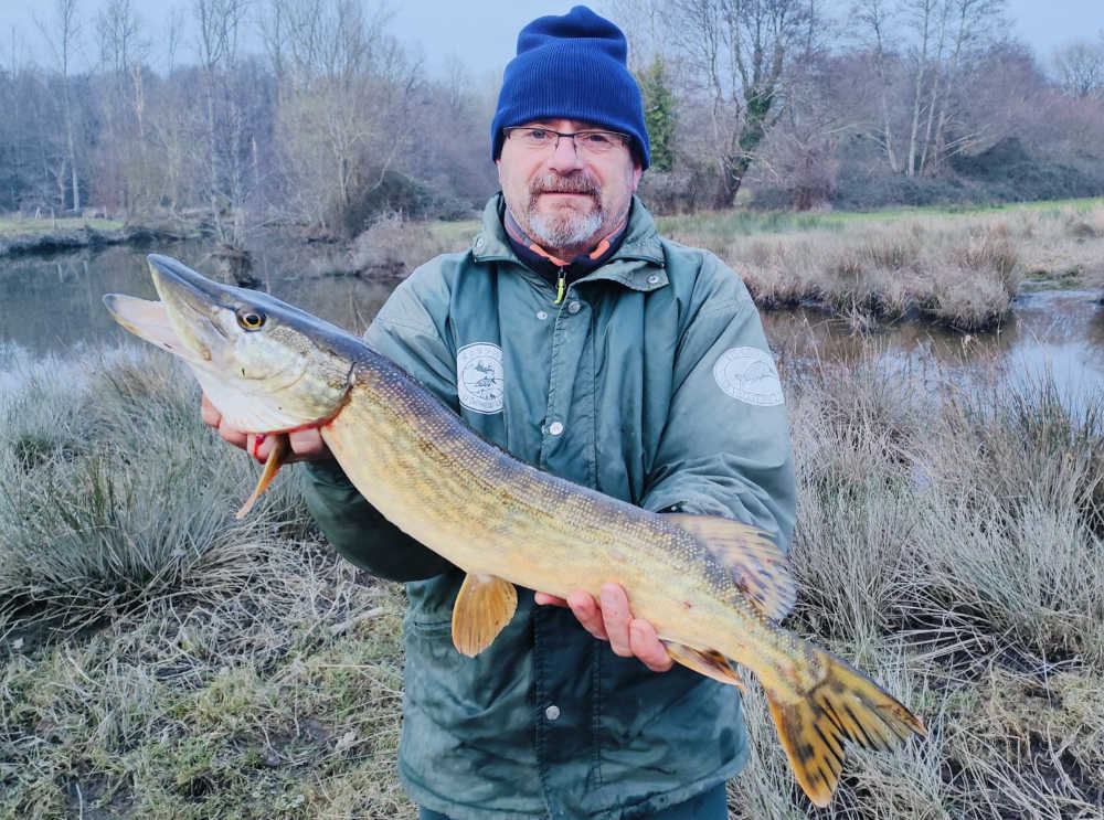 brochet pris au streamer